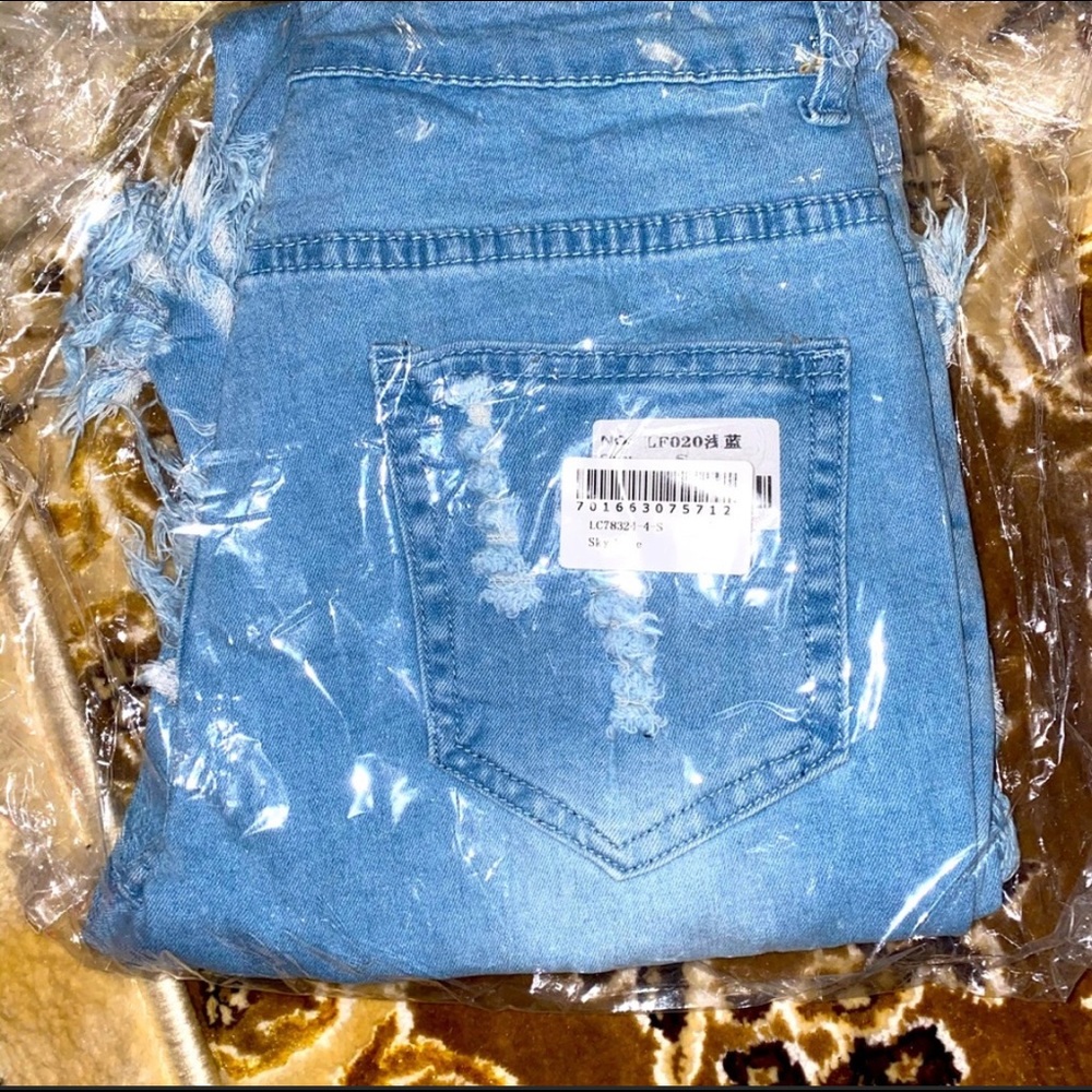 Ripped Bell Bottom Jeans (New Arrivals) - Picture 7 of 8